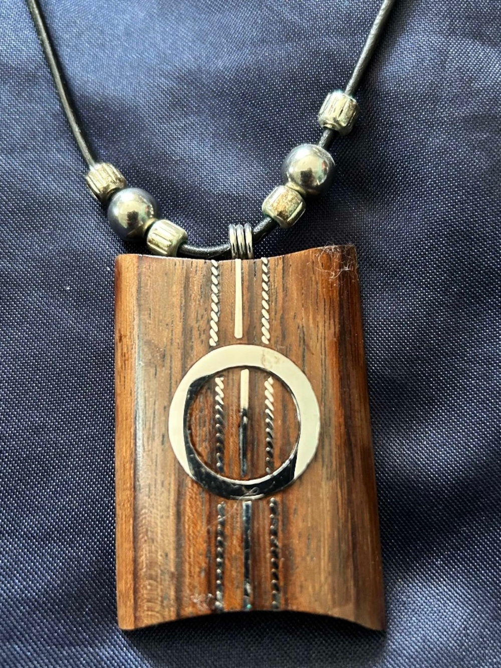 NECKLACE TEAK WOOD RECTANGLE WITH SILVER TONE METAL ACCENTS WITH SILVER TONE